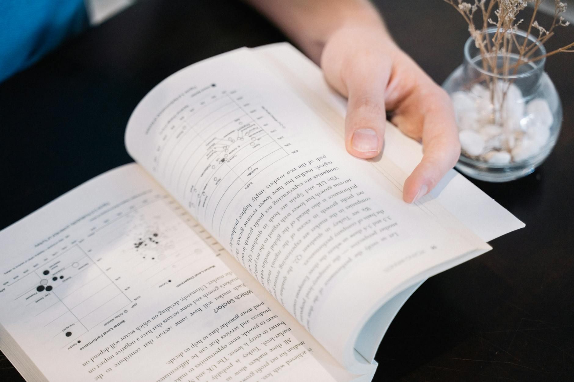 Fighting Context Rot in Long-Context LLMs