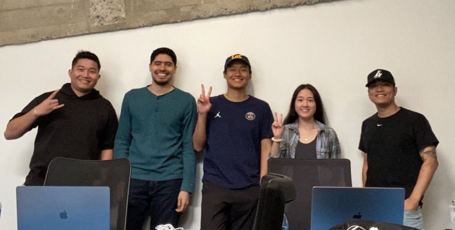 Vote for Sniper.xyz in HackerNoon's Startups of the Year Award