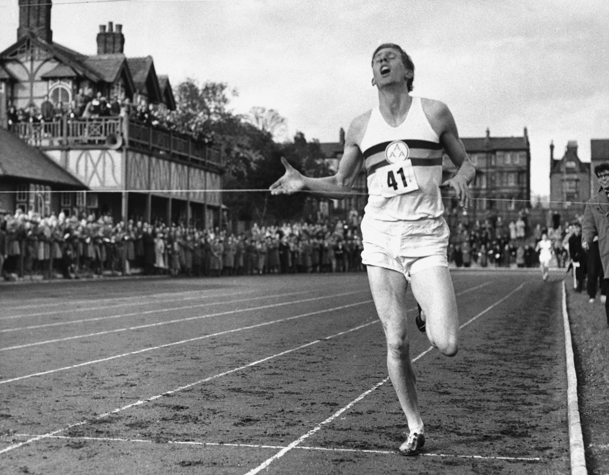 Roger Bannister, First Athlete to Break the 4-Minute Mile - The  New York Times