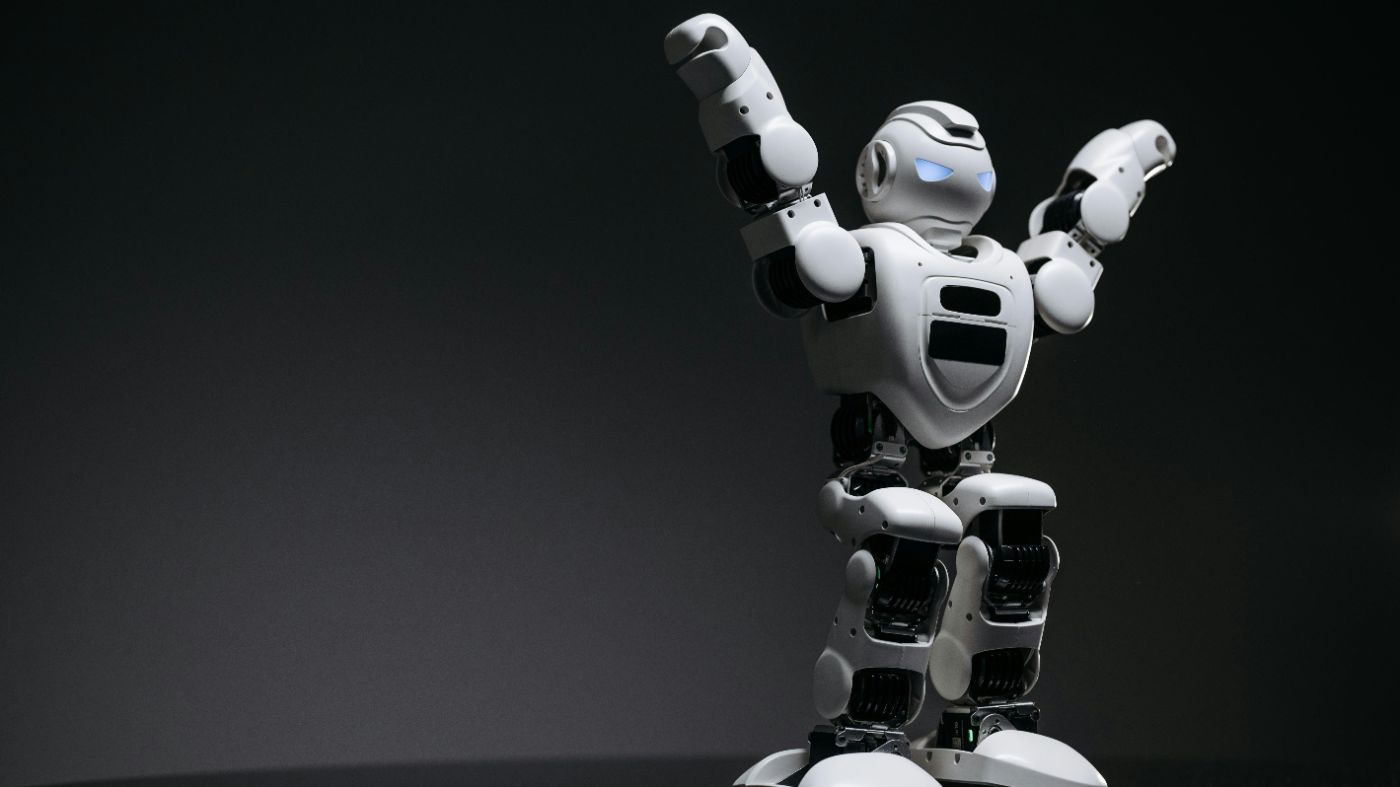 Algorithmic Ventriloquism: How Crustafarian Agentic AI Bots Will (Not) Take Over the World