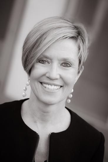 MK Marsden is the Chief Revenue Officer at Revscale™. She works with CROs, Leadership teams, and boards of directors of leading brands around the world to connect their critical business strategy to their customer experience in the interest of accelerating their corporate performance.