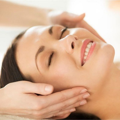 featured image - Renew Your Skin: Deep Cleansing Facial Services