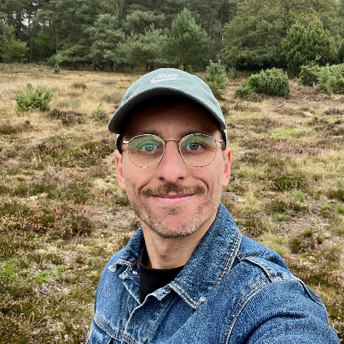 Author profile picture