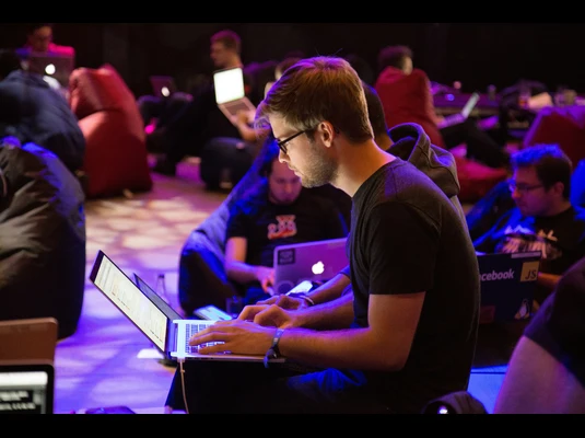 Here's How the Pros Prepare Their CVs for Tech Jobs