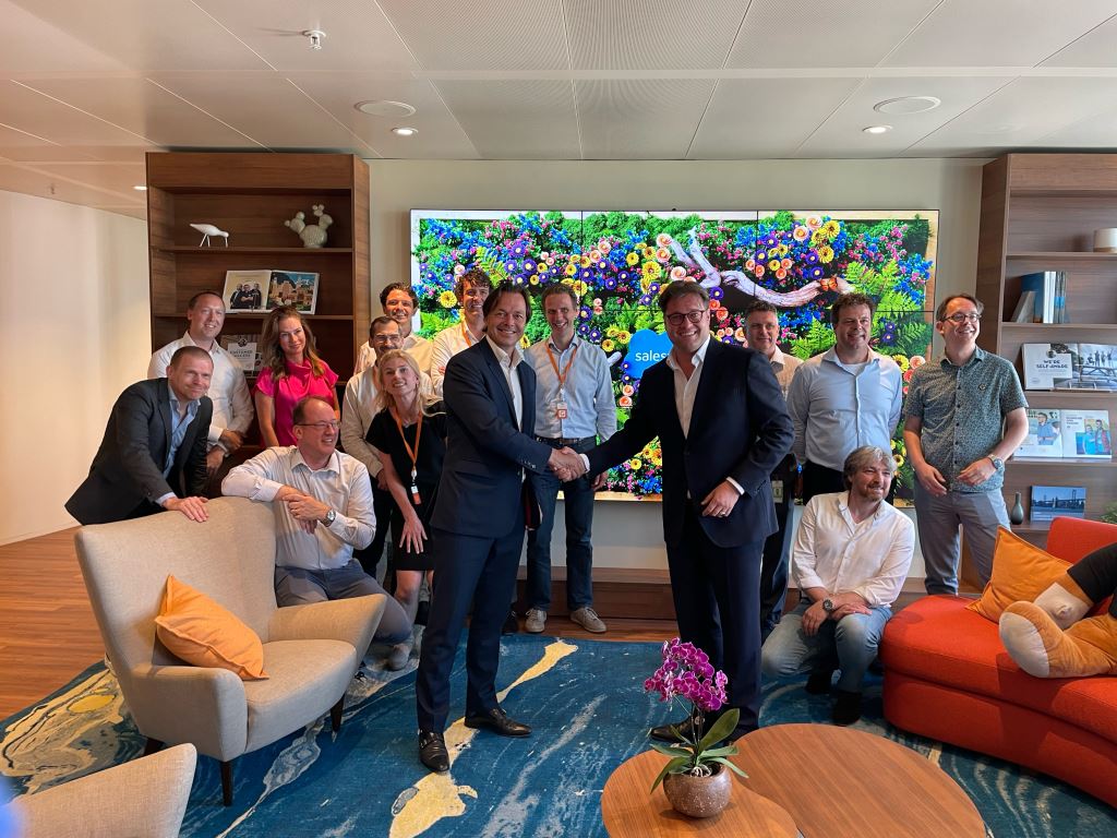 featured image - Speak to a Real Person 24/7: Air France Customer Service Guide