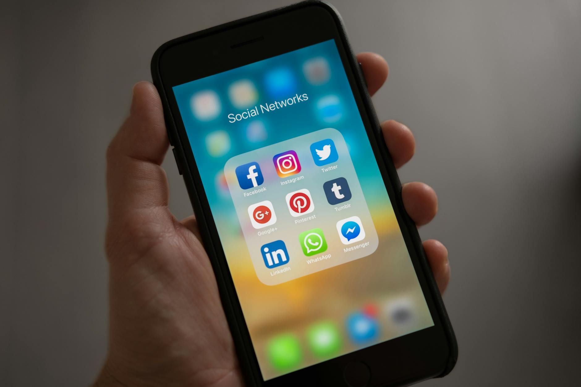 Why We Can’t Put Down Our Phones: The Psychological Barriers to Reducing Screen Time