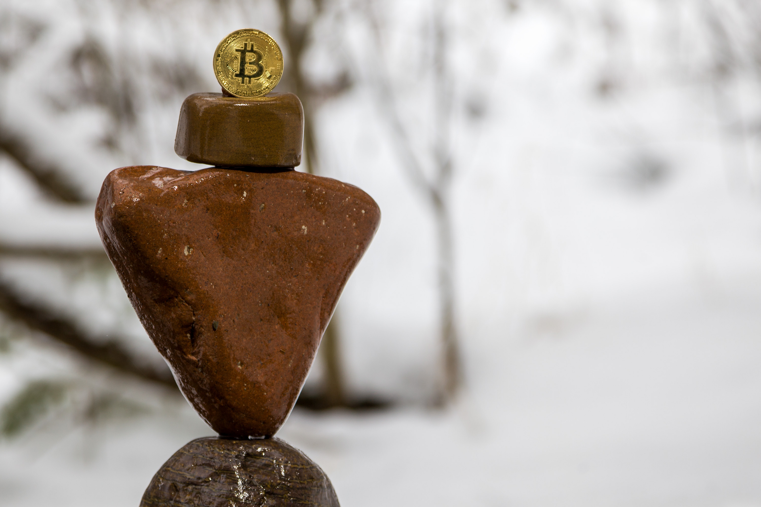 Stablecoins: designing a price-stable cryptocurrency