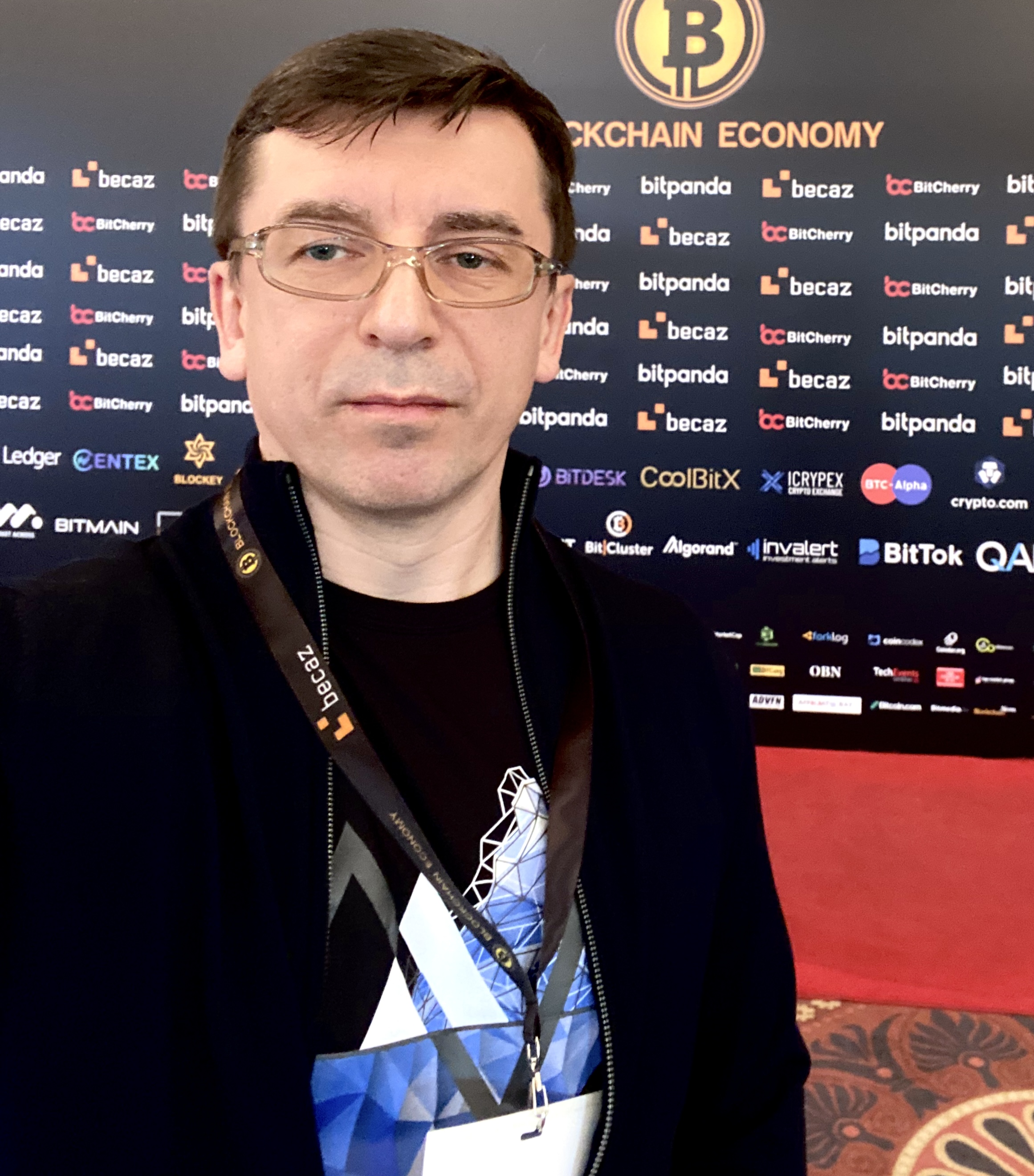 Юрий Снигур во время участия команды ExtraChain в Istanbul Blockchain Week 2019