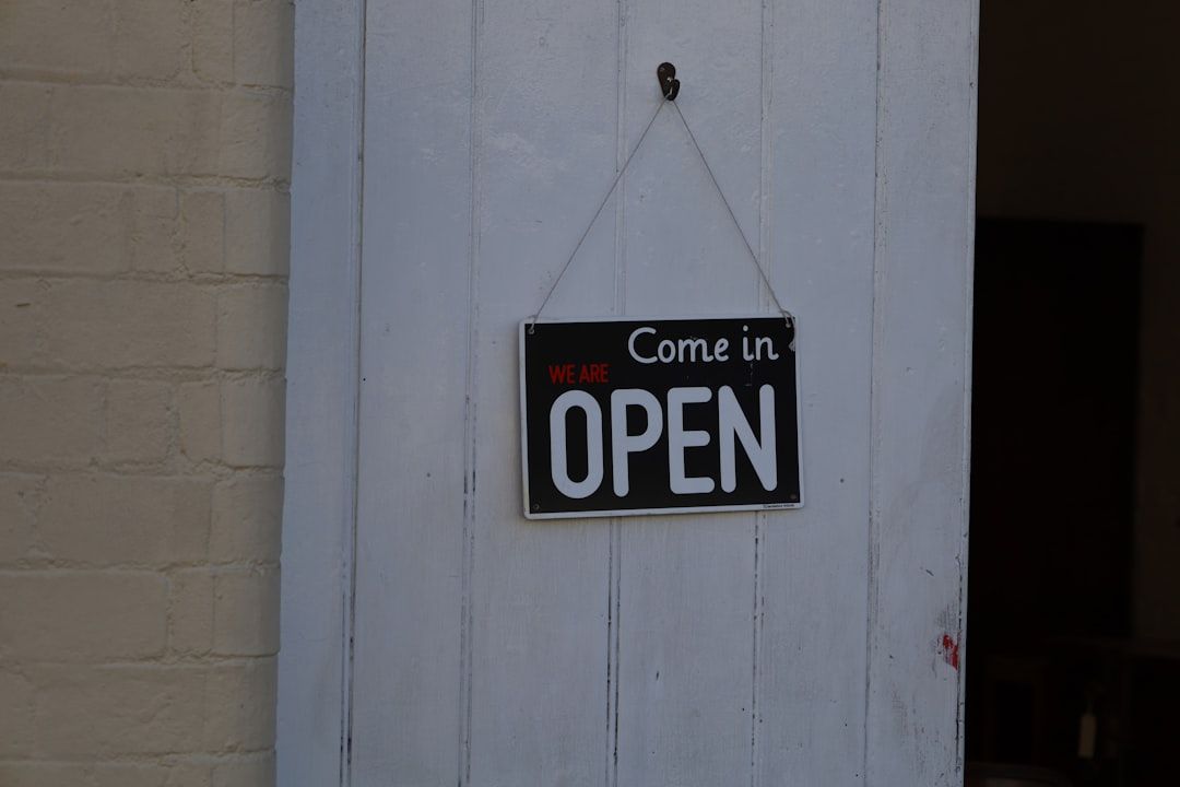 Rent or Own? How the "Rug Pull" Era is Pushing Developers Toward Source-Available Software