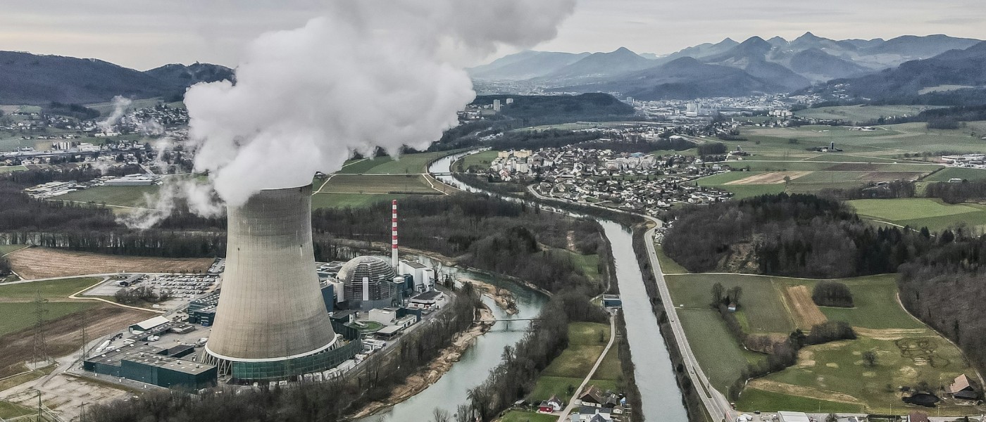 Is It Risky to Live Near a Nuclear Power Plant?