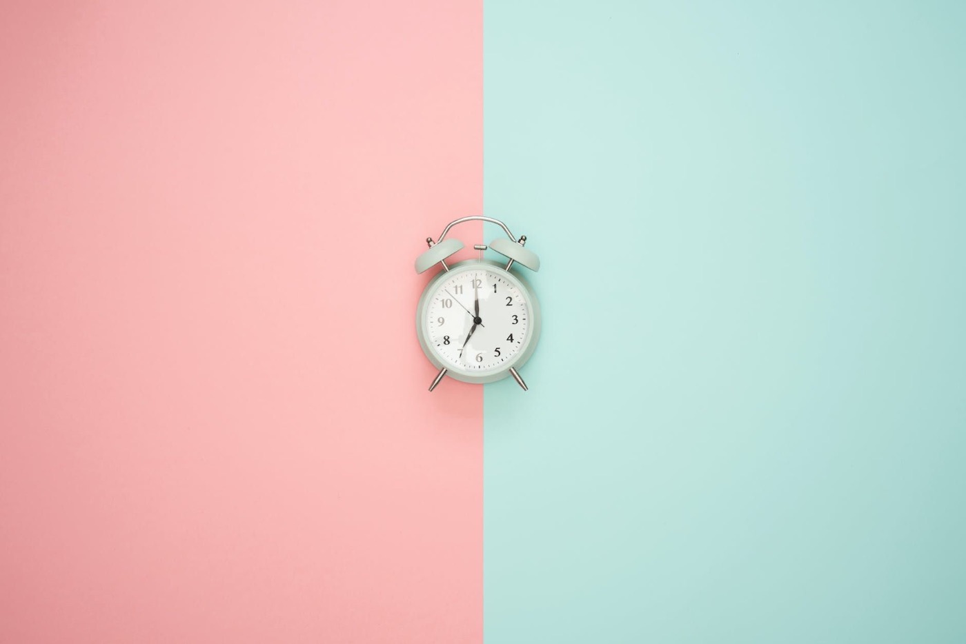 Solving Time Series Forecasting Problems: Principles and Techniques
