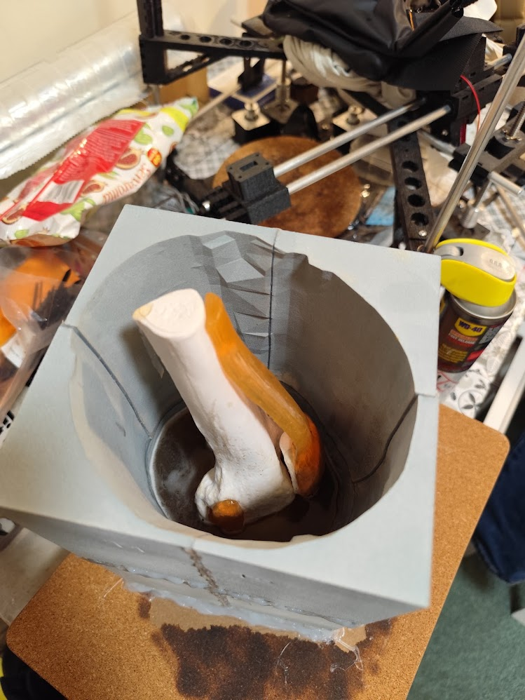 Figure 5. Leg mould 3D printed and assembled around the anatomical kneemodel.