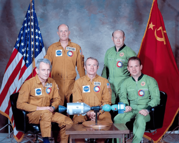 The mission participants in the group photo are true heroes!