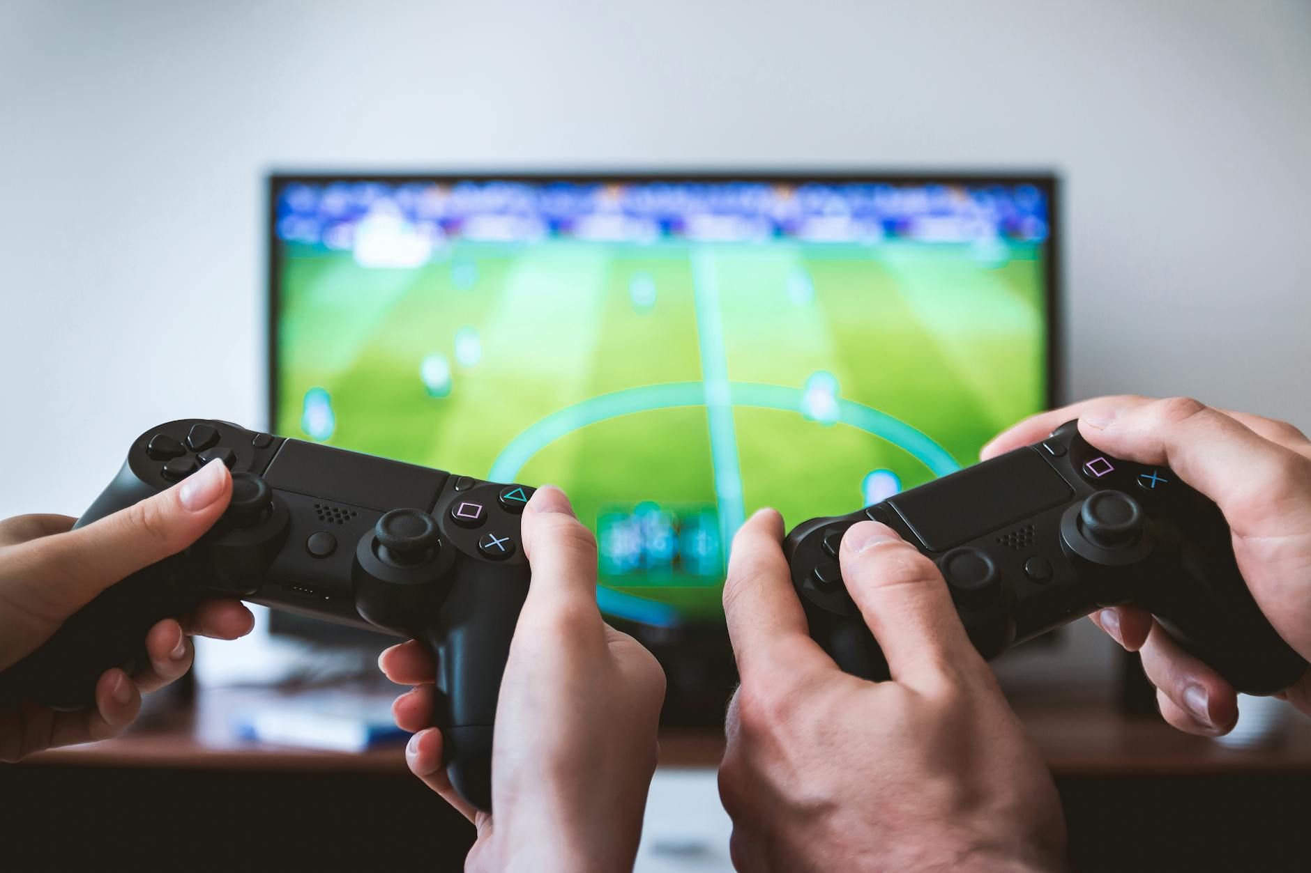 A Case Study of Two TDM Pilots Using Virtual Programming Environments and Gamification