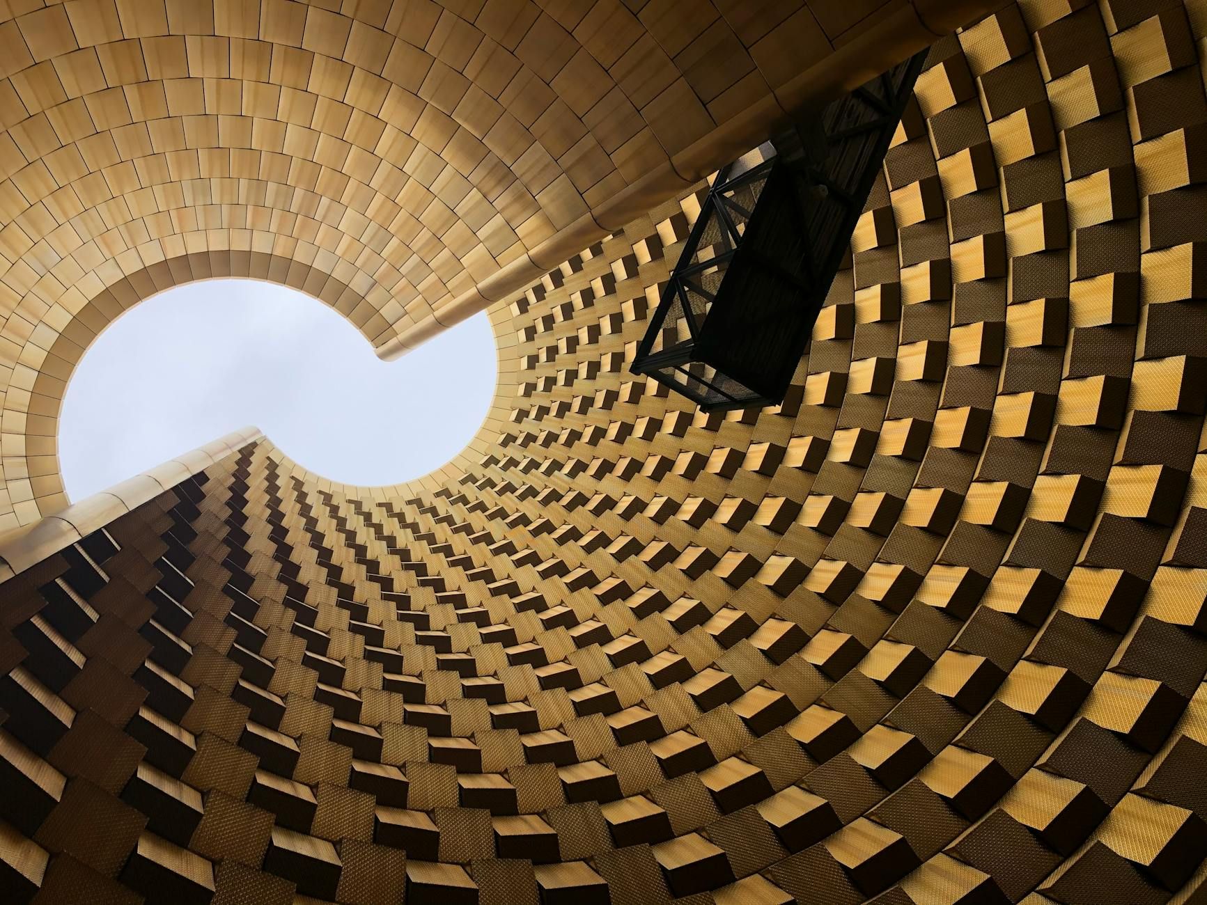 Numerical Experiments Confirm GAR(1) Model Power in Non-Euclidean Time Series