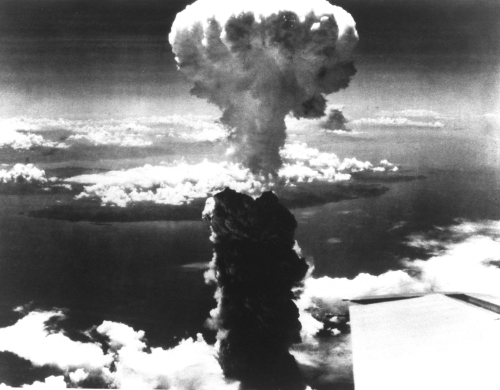 Atomic bomb dropped on Hiroshima