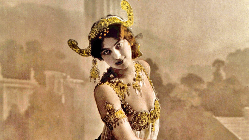 Dancer and spy Mata Hari is executed